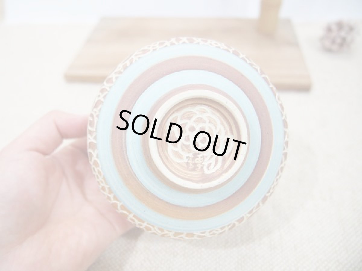 画像5: 紋花彩泥掻落　抹茶茶碗　シックブーケ(茶×赤）　【nicorico】 (5)