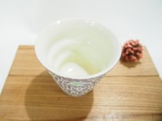 画像2: 紋花彩泥掻落ドット　naminami cup（紫×若草）　【nicorico】 (2)