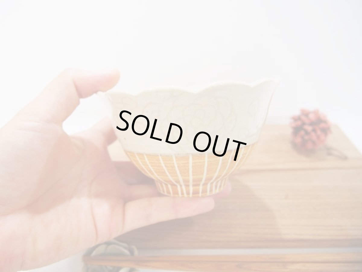 画像2: 紋花彩泥　輪花小鉢・ごはん茶碗（赤）　【nicorico】 (2)