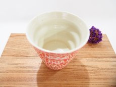 画像2: 【予約販売】紋花彩泥掻落　naminami cup（赤）　【nicorico】 (2)