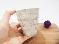 画像4: 【予約販売】紋花彩泥掻落ドット　naminami cup（薄紫×若草）　【nicorico】 (4)