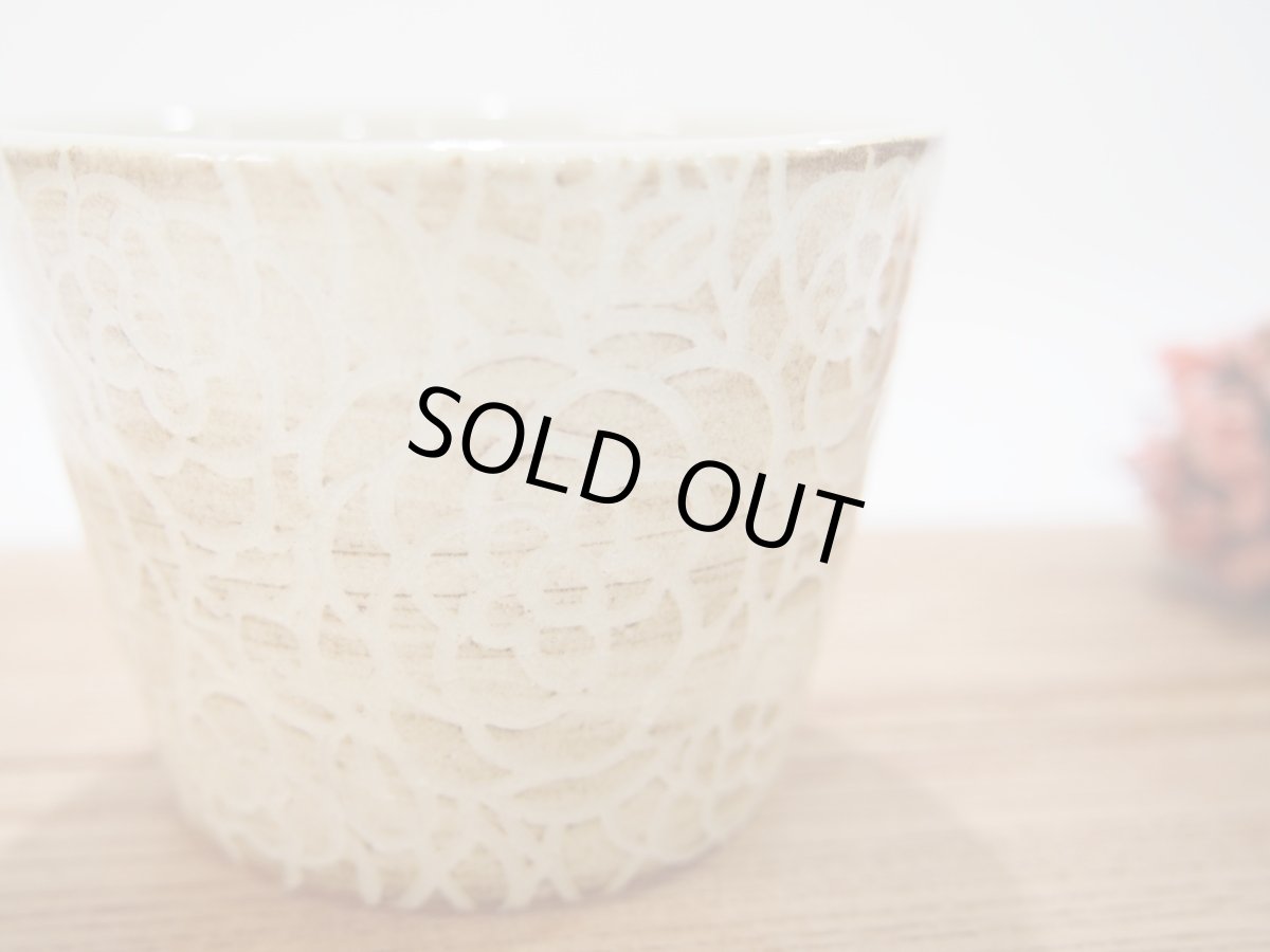 画像3: 紋花彩泥掻落　そば猪口・カップ（小・薄茶）　【nicorico】 (3)