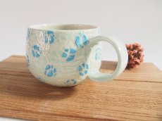 画像5: 紋花彩泥掻落ドット　マグカップ （若草×水色/台形)【nicorico】 (5)