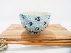 画像1: 紋花彩泥掻落ドット　ごはん茶碗　(水色×濃紺）　【nicorico】 (1)
