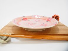 画像5: イッチン花紋　リム中皿・ケーキ皿 （薄赤)【nicorico】 (5)