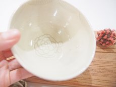 画像5: 紋花彩泥掻落　ごはん茶碗（紫/内側：線刻）　【nicorico】 (5)