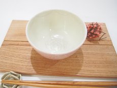 画像2: 紋花彩泥掻落　ごはん茶碗（ピンク/内側：線刻）　【nicorico】 (2)
