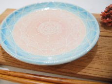 画像4: イッチン幾何学花紋　取皿（ピンク×水色）　【nicorico】 (4)