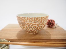 画像1: 紋花彩泥掻落焼〆　ごはん茶碗（甲和土）　【nicorico】 (1)