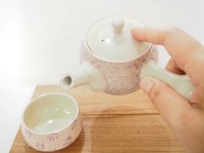 画像2: 紋花彩泥掻落　急須（紫×白）　【nicorico】 (2)