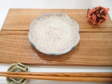画像1: 紋花彩泥掻落　輪花豆皿（紫／裏：水色）　【nicorico】 (1)