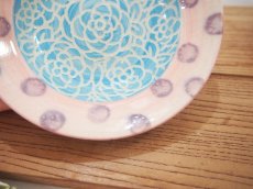 画像4: 紋花彩泥掻落ドット　豆皿（水色×ピンク）　【nicorico】 (4)