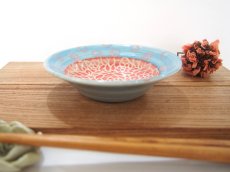 画像1: 紋花彩泥掻落ドット　豆皿（赤×水色）　【nicorico】 (1)