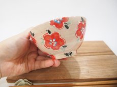 画像4: イッチン花紋　ごはん茶碗 （薄ピンク×赤）【nicorico】 (4)