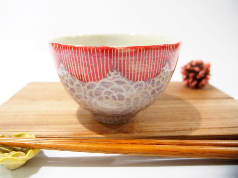 画像1: 紋花彩泥掻落ドイリー　ごはん茶碗（紫×赤）　【nicorico】 (1)